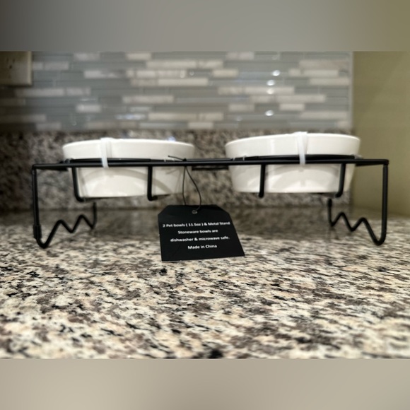 Farmhouse style Cat feeding ceramic bowls station - NEW - Picture 3 of 3